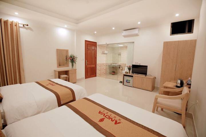 Room 8 of 31