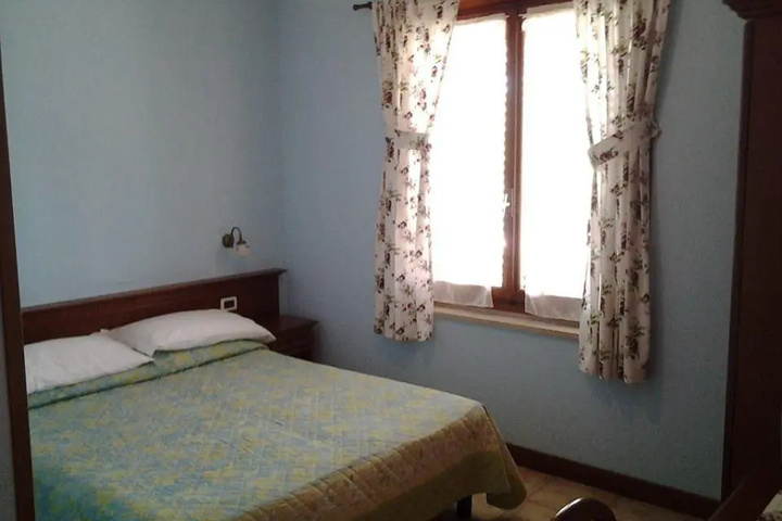 Room 3 of 9