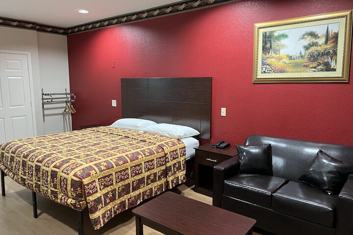 Room 4 of 30