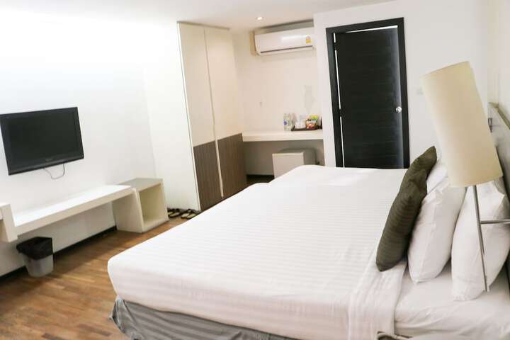 Room 26 of 80