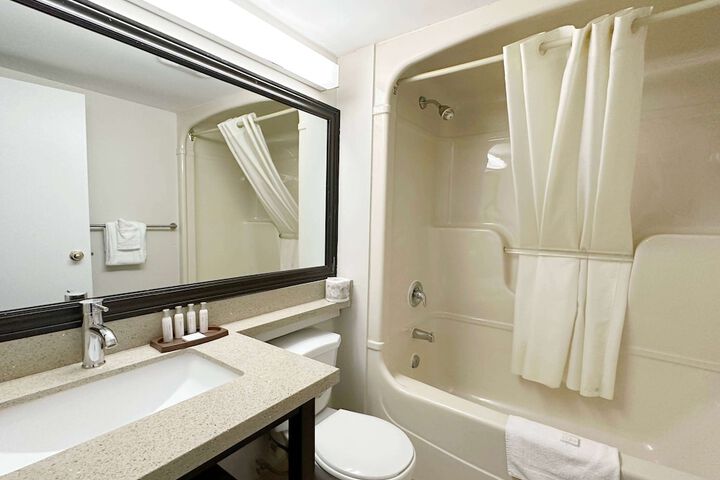 Room 15 of 35