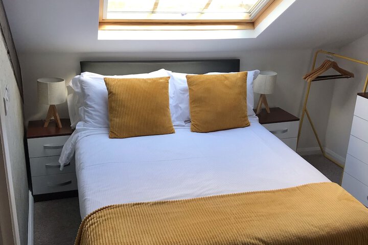 Room 4 of 80