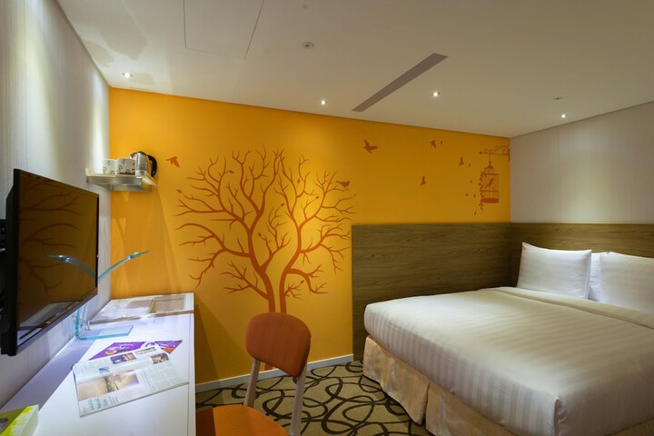 Room 25 of 171