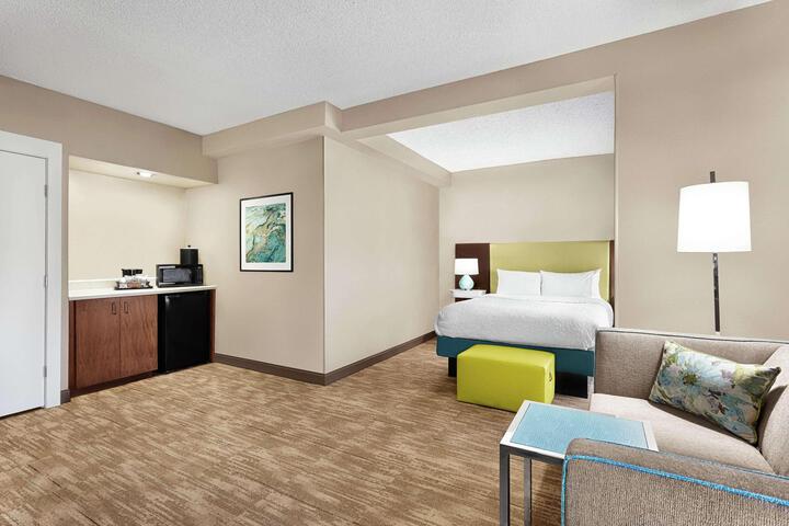 1 King Bed (7 of 10)