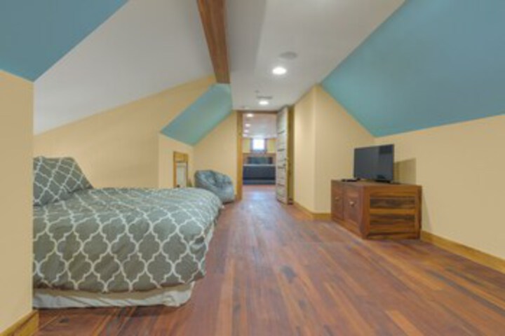 Room 116 of 129