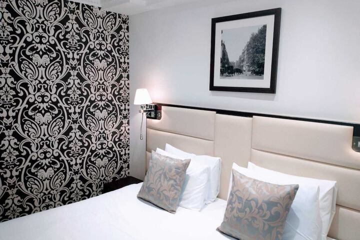 Room 43 of 79