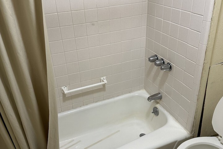 Room 11 of 15