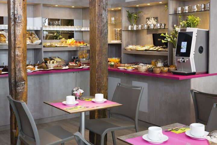 Breakfast/Coffee Service 52 of 81