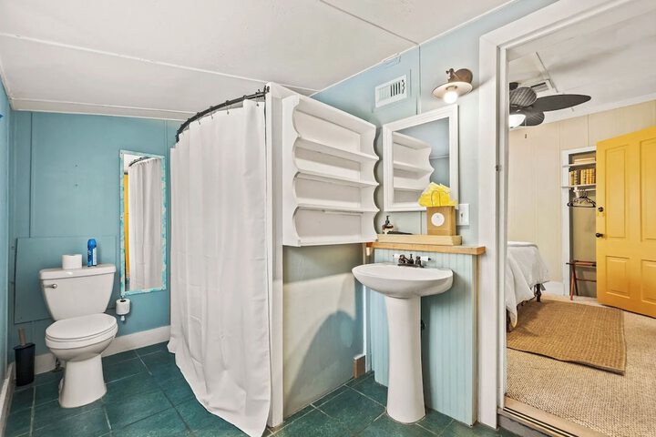 Room 18 of 27
