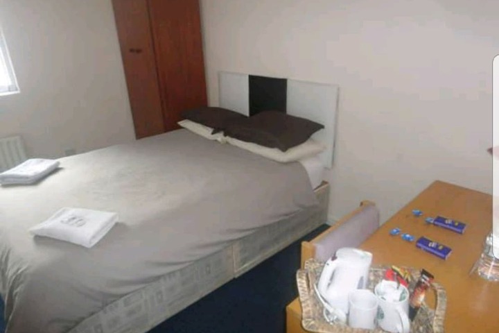 Room 4 of 20