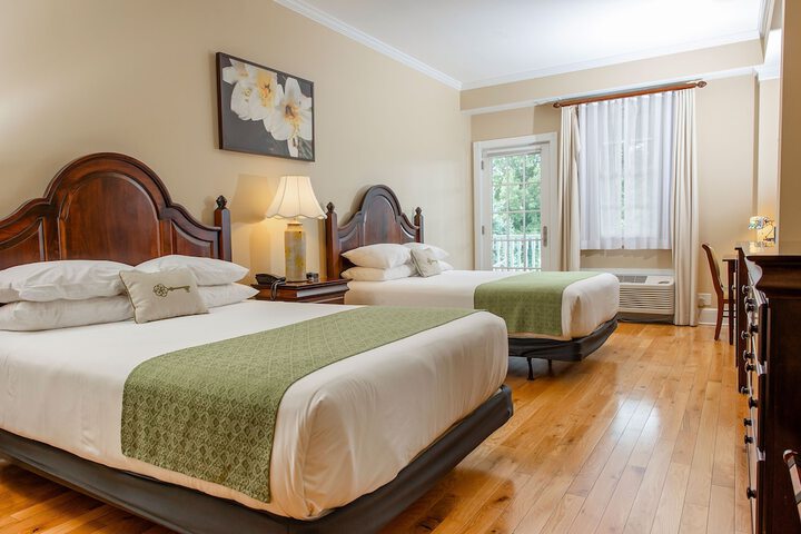 Double Deluxe King Bed (14 of 14)