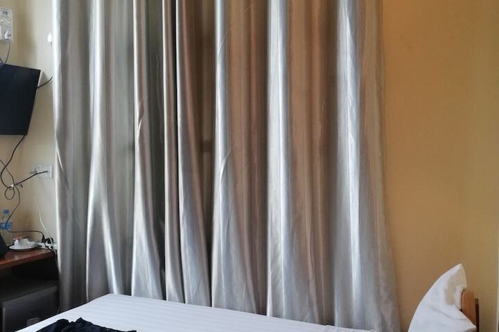 Room 17 of 48