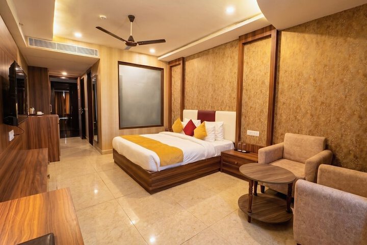 Room 26 of 73
