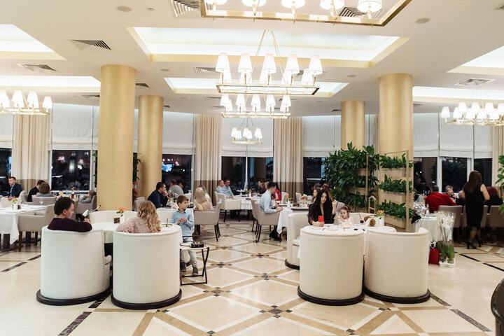 Dining 77 of 111