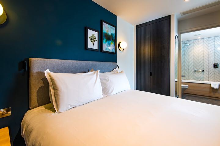 Room 12 of 62