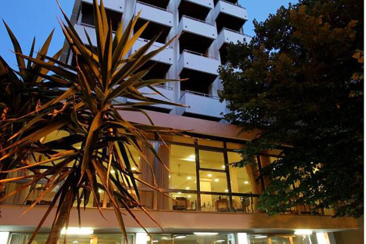 Mon Hotel