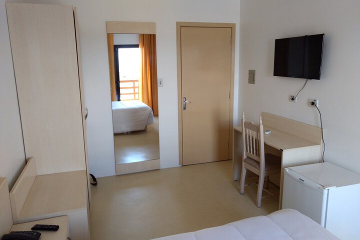 Room 4 of 19