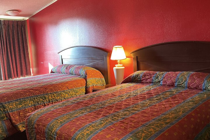 2 Double Beds (5 of 7)