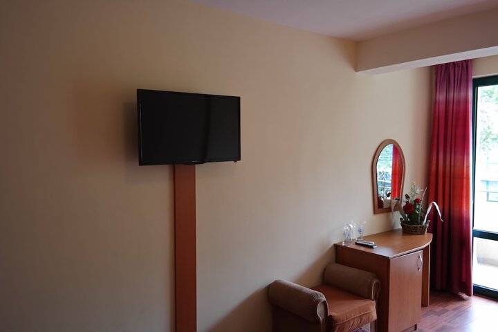 Room 17 of 49