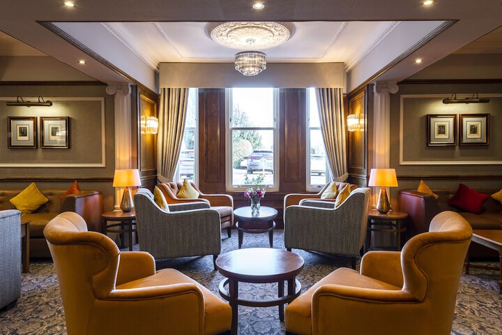 Entrance & Lobby