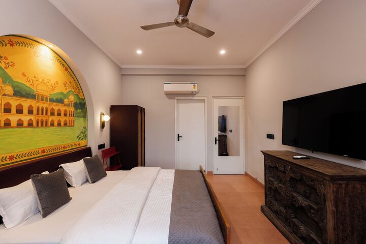 Room 14 of 26