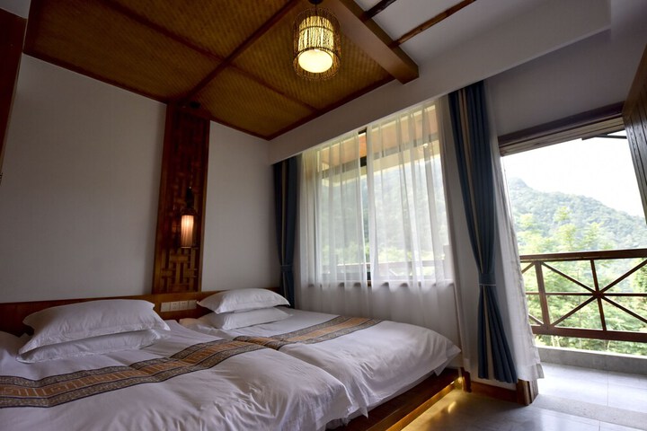 Room 16 of 153