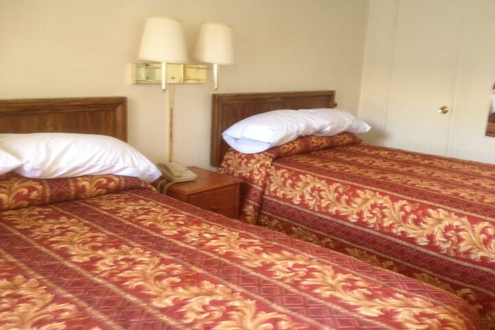 Room 6 of 32