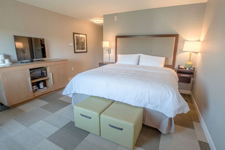 1 King Bed (8 of 21)