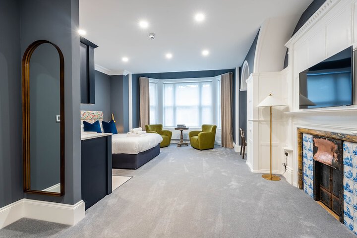 Room 19 of 190