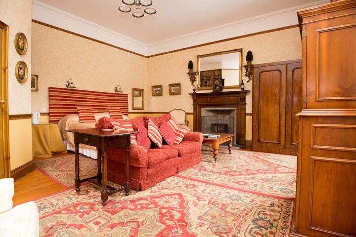 Room 6 of 40