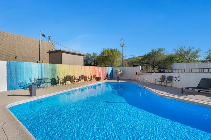 Pool Hotel