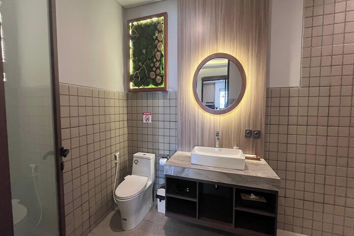 Room 65 of 86