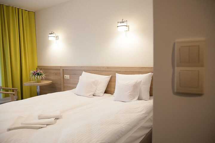 Room 14 of 42