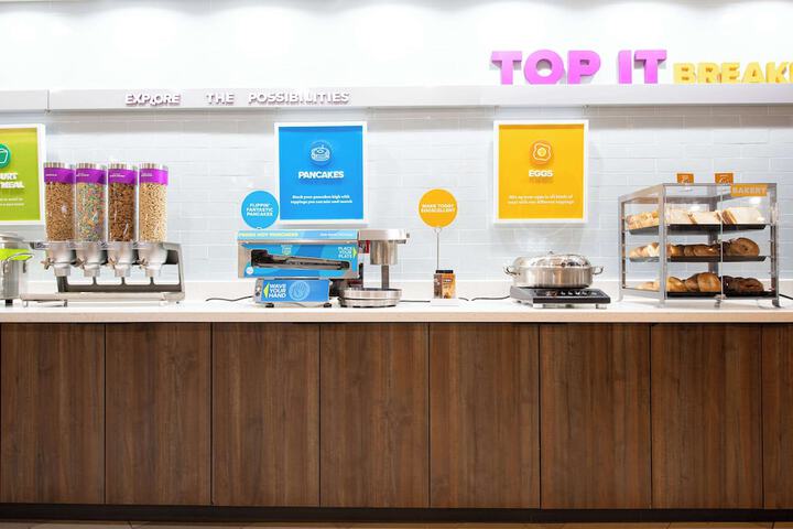 Breakfast/Coffee Service 36 of 45