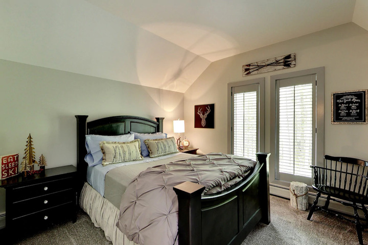 Room 6 of 10