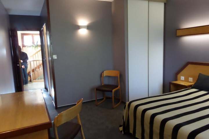 Room 17 of 44