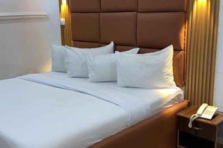 Quarters Inn & Suites Ikeja