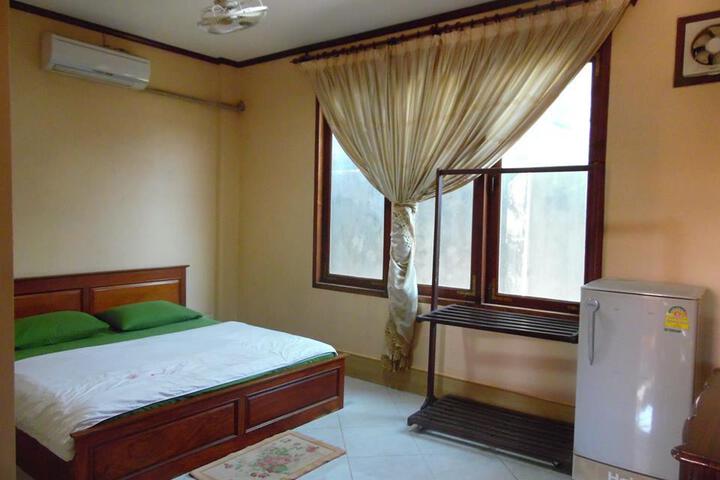Room 2 of 5