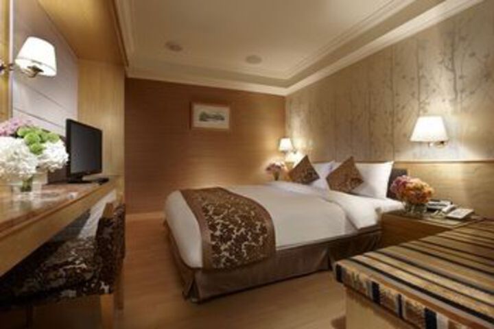 Room 18 of 36
