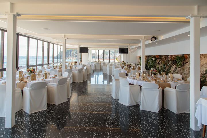 Ballroom/Hall 71 of 89