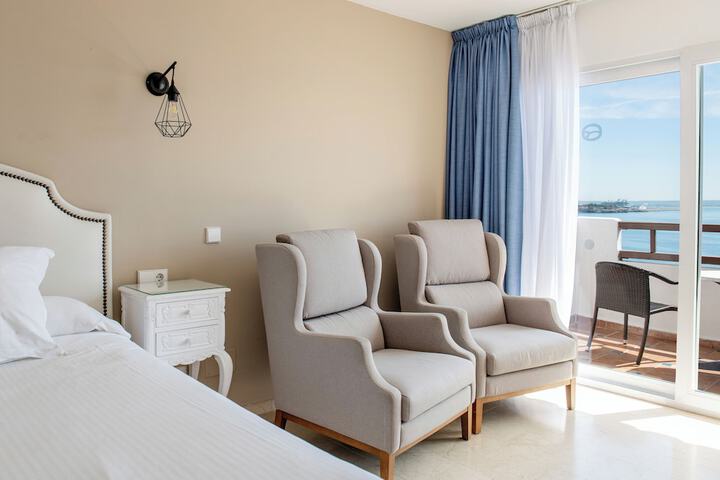 Room 8 of 146