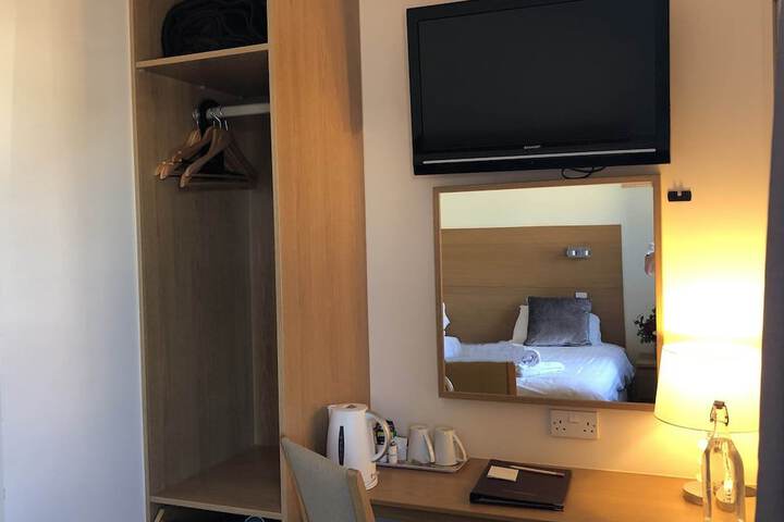 Room 17 of 31