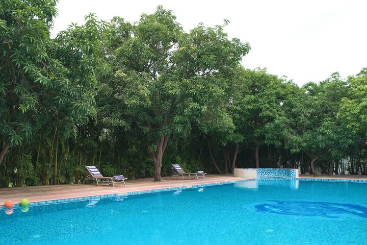 Pool 22 of 49