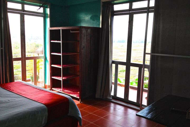 Room 10 of 37