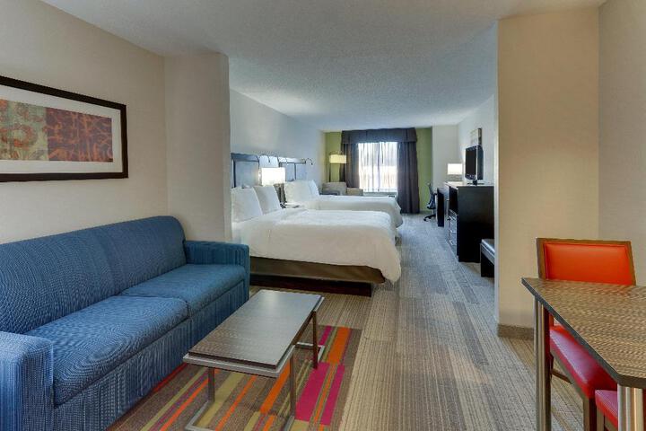 1 King Bed (4 of 14)