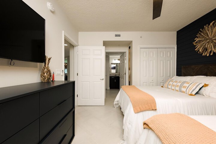 Room 5 of 264
