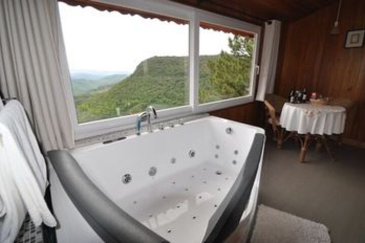 Hot Tub 31 of 40