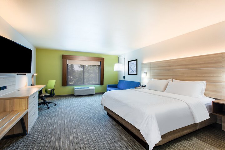 Room 12 of 38