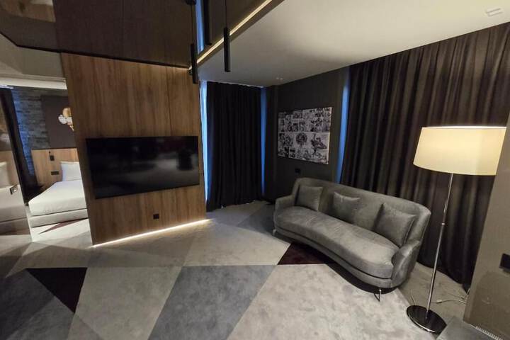 Room 11 of 46