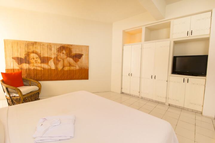 Room 6 of 27